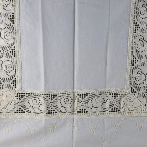 Fata de masa din bumbac, 120x140 CM, cu dantela trandafir si broderie