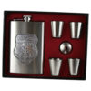 Set plosca cu palnie si 4 pahare din inox, "A legjobb Testvernek", in cutie eleganta