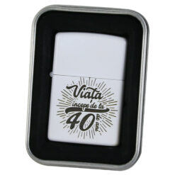 Bricheta metalica "Viata incepe de la 40 de ani", 3.5x5 CM, Alb