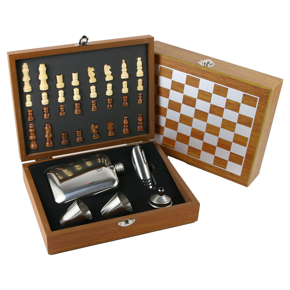 Set cadou Plosca cu accesorii si joc Sah, 24x18 CM