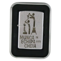 Bricheta metalica "Munca in echipa...", 3.5x5.5 CM, Argintiu