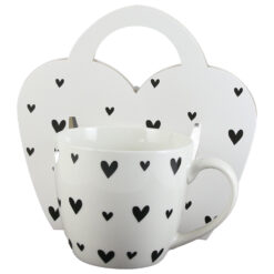 Cana portelan "Hearts 6" 460 ml, in ambalaj decorativ, cu inimioare negre