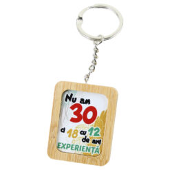 Breloc din bambus "Nu am 30...", 4x5 CM