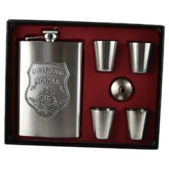 Set plosca cu palnie si 4 pahare din inox, "A legjobb Apanak", in cutie eleganta