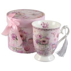 Cana ceramica 300 ml, cu franjuri, in cutie decorativa, Flori roz
