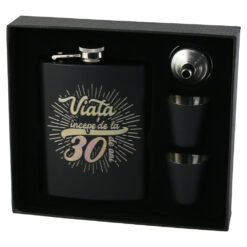 Set cadou "Viata incepe de la 30 de ani" Plosca cu palnie si 4 pahare