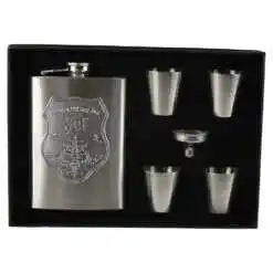 Set plosca cu palnie si 4 pahare din inox, "Pentru cel mai bun Sef", in cutie eleganta