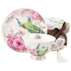 Ceasca cu farfurie din ceramica in cutie decorativa - Design Paun & Flori, 100 ml