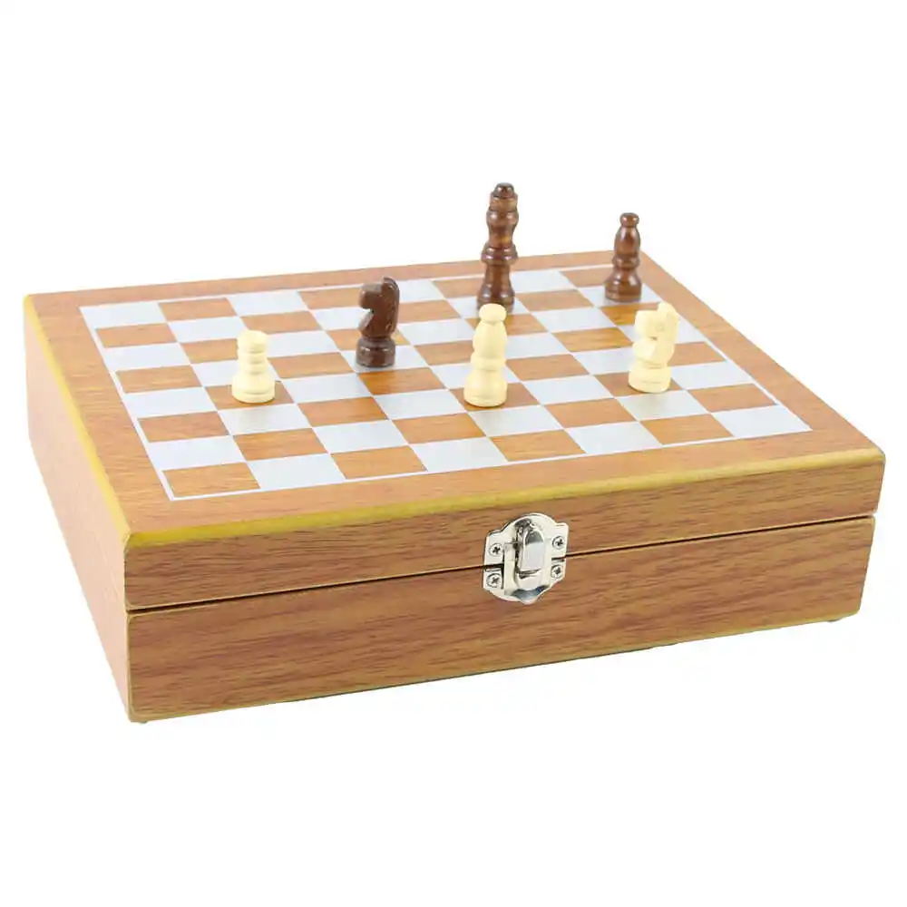 Set cadou Plosca cu accesorii si joc Sah, 24x18 CM, cu exterior pluta - imagine 2