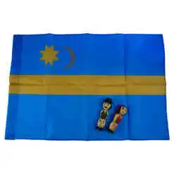 Alternative view of Set 2 accesorii in cutie - Pereche de figurine si steag secuiesc