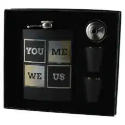 Set cadou "You+Me-We-Us" Plosca cu palnie si 2 pahare