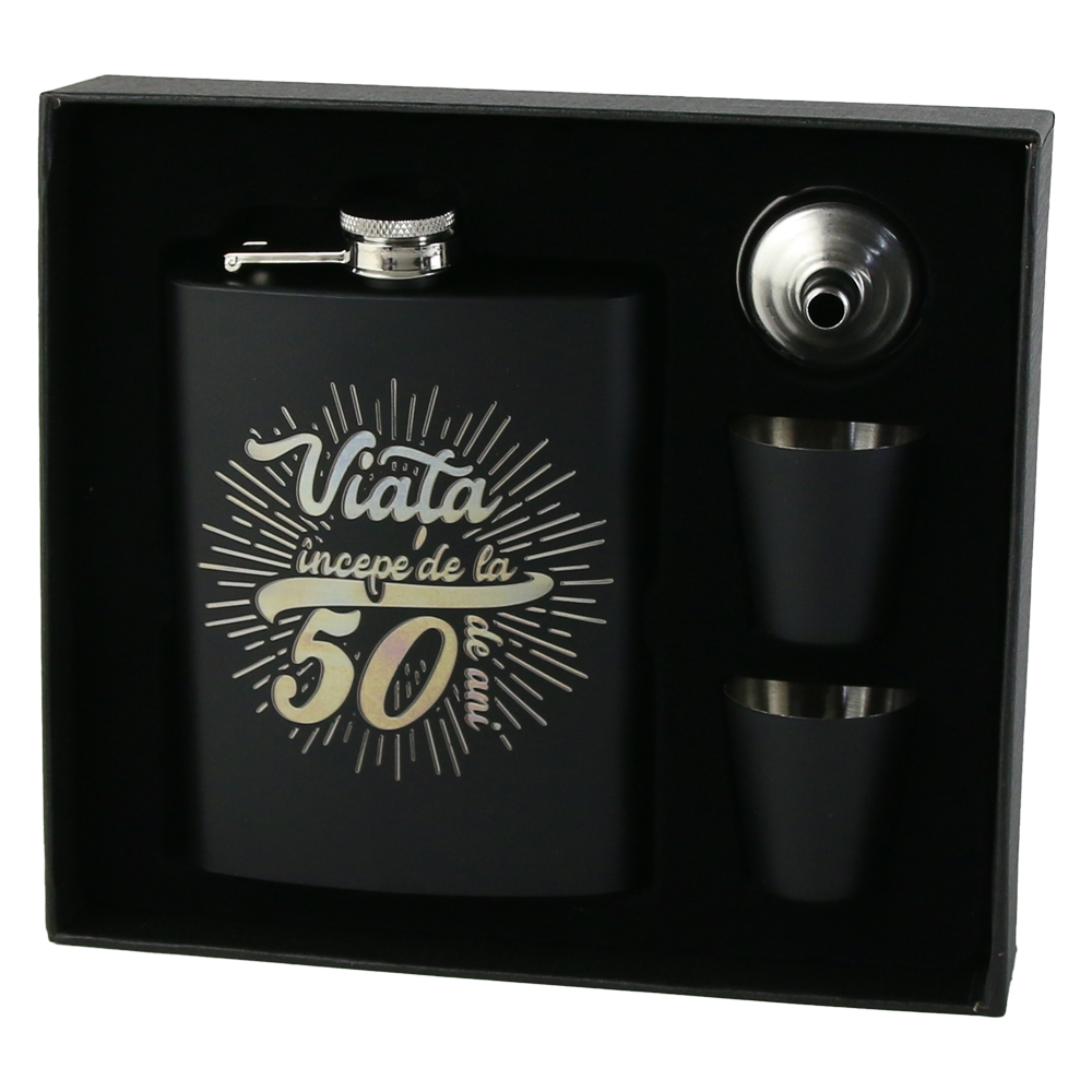 Set cadou "Viata incepe de la 50 de ani" Plosca cu palnie si 4 pahare