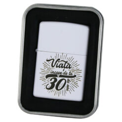 Bricheta metalica "Viata incepe de la 30 de ani", 3.5x5  CM, Alb