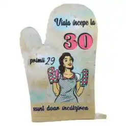 Manusa de bucatarie "Viata incepe la 30 ...", din textil, 27 CM