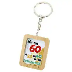 Breloc din bambus "Nu am 60...", 4x5 CM