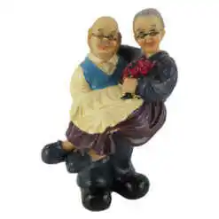 Figurina cuplu de batrani din rasina 14 CM, Batrana in brate