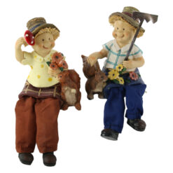 Pereche figurine copii cu veverite din rasina cu picioare textil 18 CM