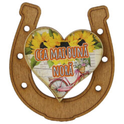 Magnet frigider din lemn "Cea mai buna Nora" 7x8 CM, Potcoava