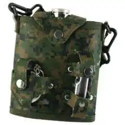 Set cadou pentru barbati Plosca cu briceag si pahar pliabil