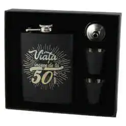 Set cadou "Viata incepe de la 50 de ani" Plosca cu palnie si 4 pahare