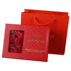 Alternative view of Cutie cu trandafiri, lant + pandantiv 12.5x9.5 cm, cu punga cadou