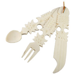 Set tacamuri traditionale sculptate din lemn natur, 32 cm