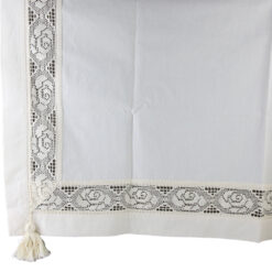 Fata de masa rustica din bumbac 140 x 180 cm, cu dantela trandafir si franjuri
