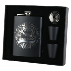 Set cadou "Igy nez ki egy orokke fiatal 40 eves",  Plosca cu palnie si 2 pahare