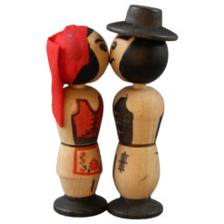 Alternative view of Set 2 figurine magnetice retro "Pupaciosii" in port secuiesc 12 cm