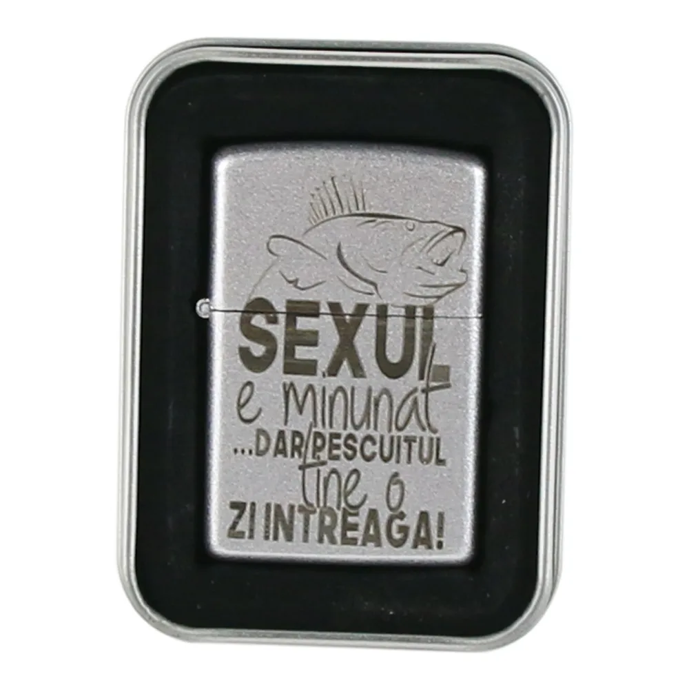 Bricheta metalica "Pescuitul tine o zi...", 3.5x5.5 CM, Argintiu