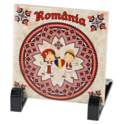 Placa decorativa din faianta Romania 10 x 10 cm Copii in port traditional