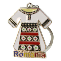 Breloc metalic "Romania" 4.5 x 10 cm Ie traditionala