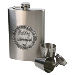 Set plosca metalica 220 ml cu 4 pahare, palnie si mesaj in relief "Boldog nevnapot", argintie