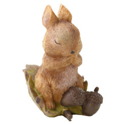 Figurina decorativa din rasina Iepuras cu ghinde 10 x 11 cm