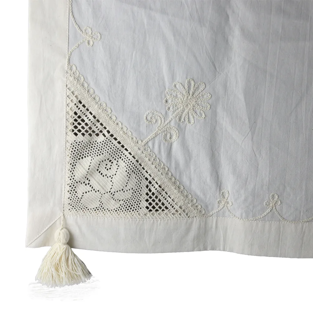 Fata de masa rustica din bumbac, 120 x 140 cm, cu dantela trandafir si broderie - imagine 2