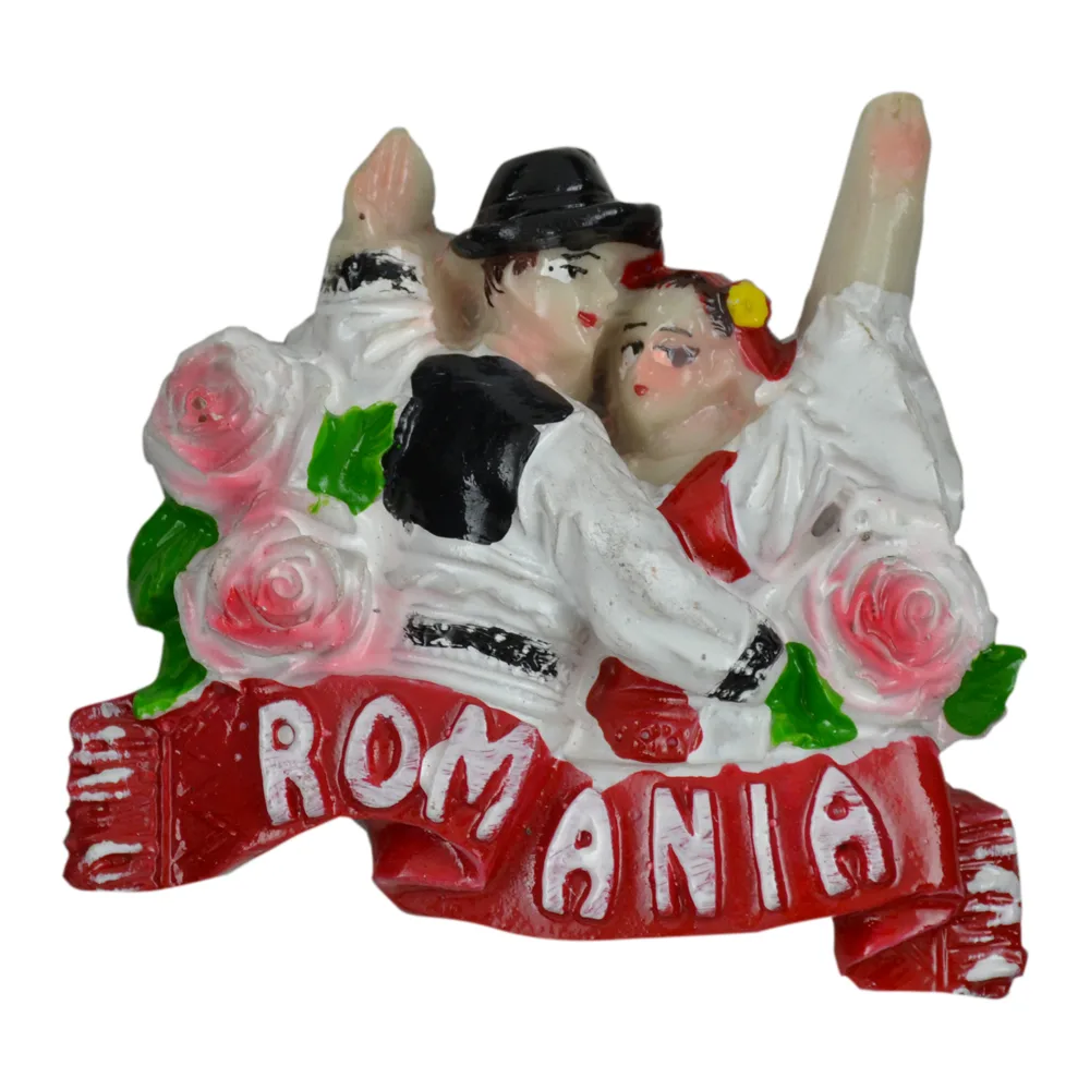 Magnet frigider din rasina 7 CM, Romania, cuplu cu trandafiri