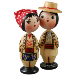Set 2 figurine magnetice retro "Pupaciosii" in port romanesc 12 cm - imagine 3