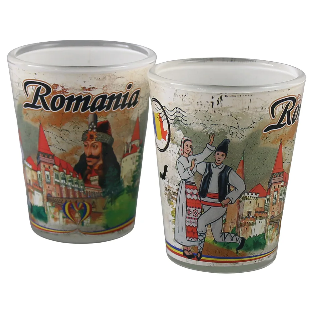 Set 2 pahare tarie din sticla "Romania" Castele / Cuplu in port traditional - imagine 2