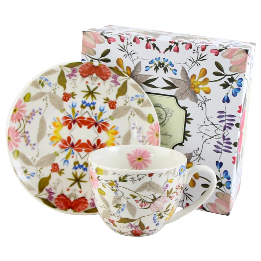 Ceasca cu farfurie, din portelan 250 ml "White" de W. Kilburn, in cutie decorativa