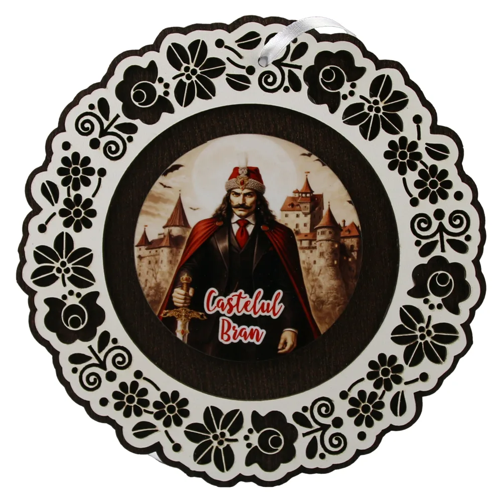 Decor de perete din lemn Castelul Bran 18.5 cm, Vlad Tepes cu sabie