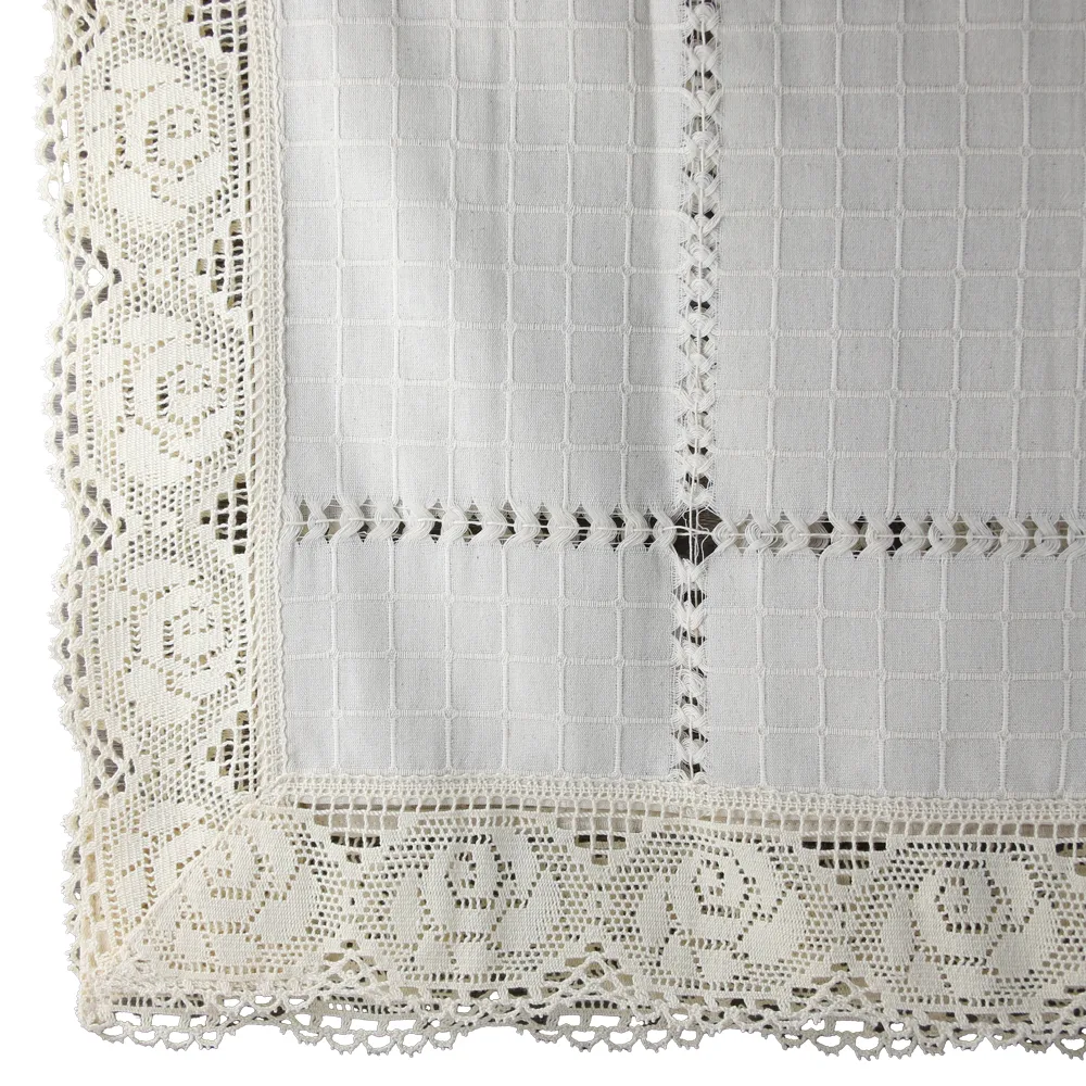 Fata de masa rustica din bumbac 140 x 180 cm, cu dantela trandafir