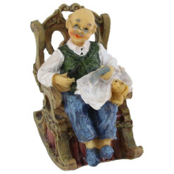 Alternative view of Figurina batrani din rasina 10 CM, In fotoliu - Batran/Batrana