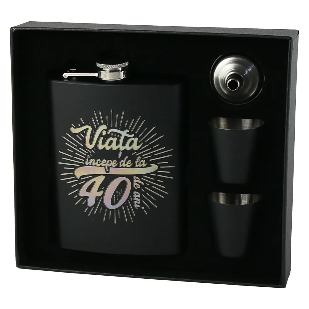 Set cadou "Viata incepe de la 40 de ani" Plosca cu palnie si 2 pahare