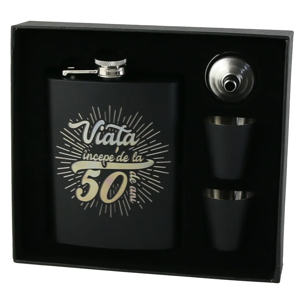 Set cadou "Viata incepe de la 50 de ani" Plosca cu palnie si 2 pahare