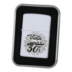 Bricheta metalica "Viata incepe de la 50 de ani", 3.5x5 CM, Alb