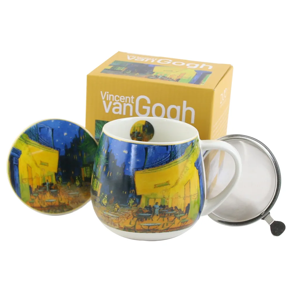 Cana portelan cu infuzor metalic si capac 430 ml "Terrace At Night" de V. van Gogh in cutie decorativa