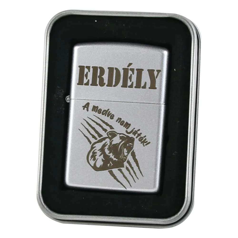 Bricheta metalica "Erdely - A medve nem jatek!", 3x5 CM, argintiu