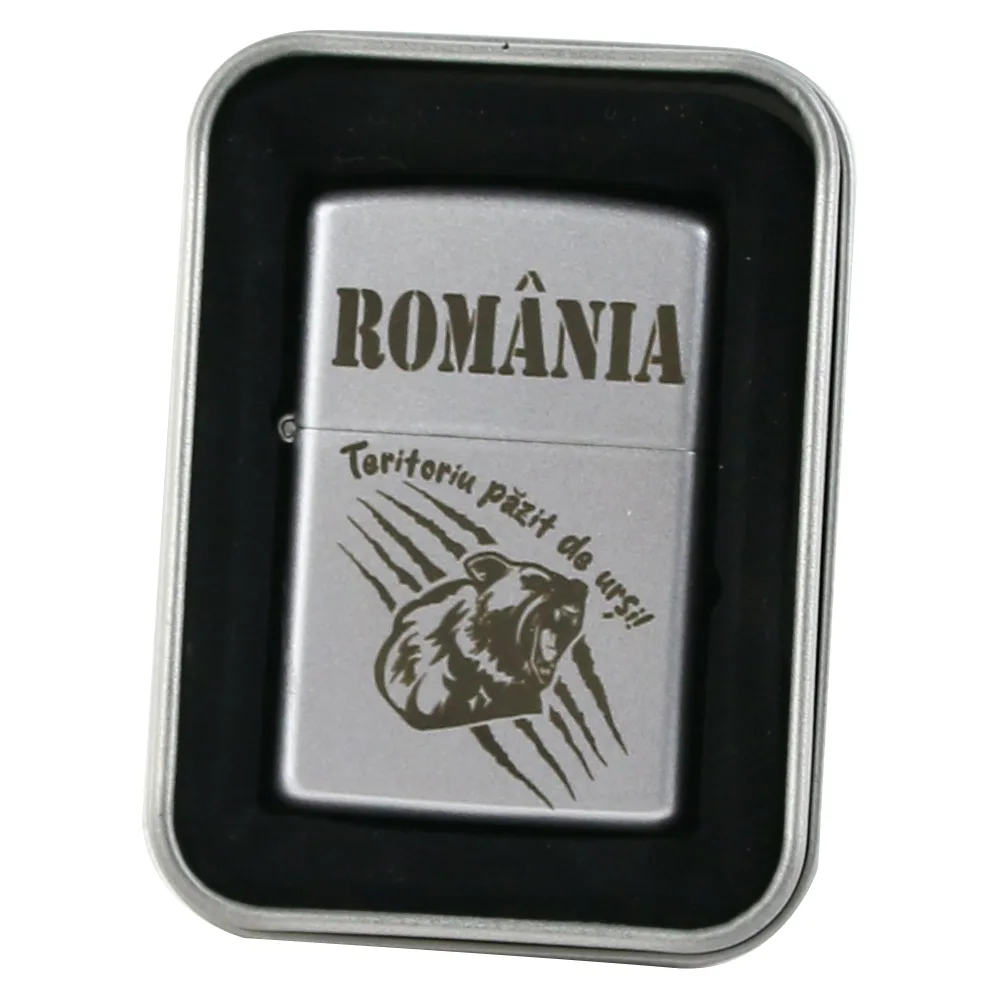 Bricheta metalica "Romania - Teritoriu pazit de ursi!", 3x5 CM, argintiu